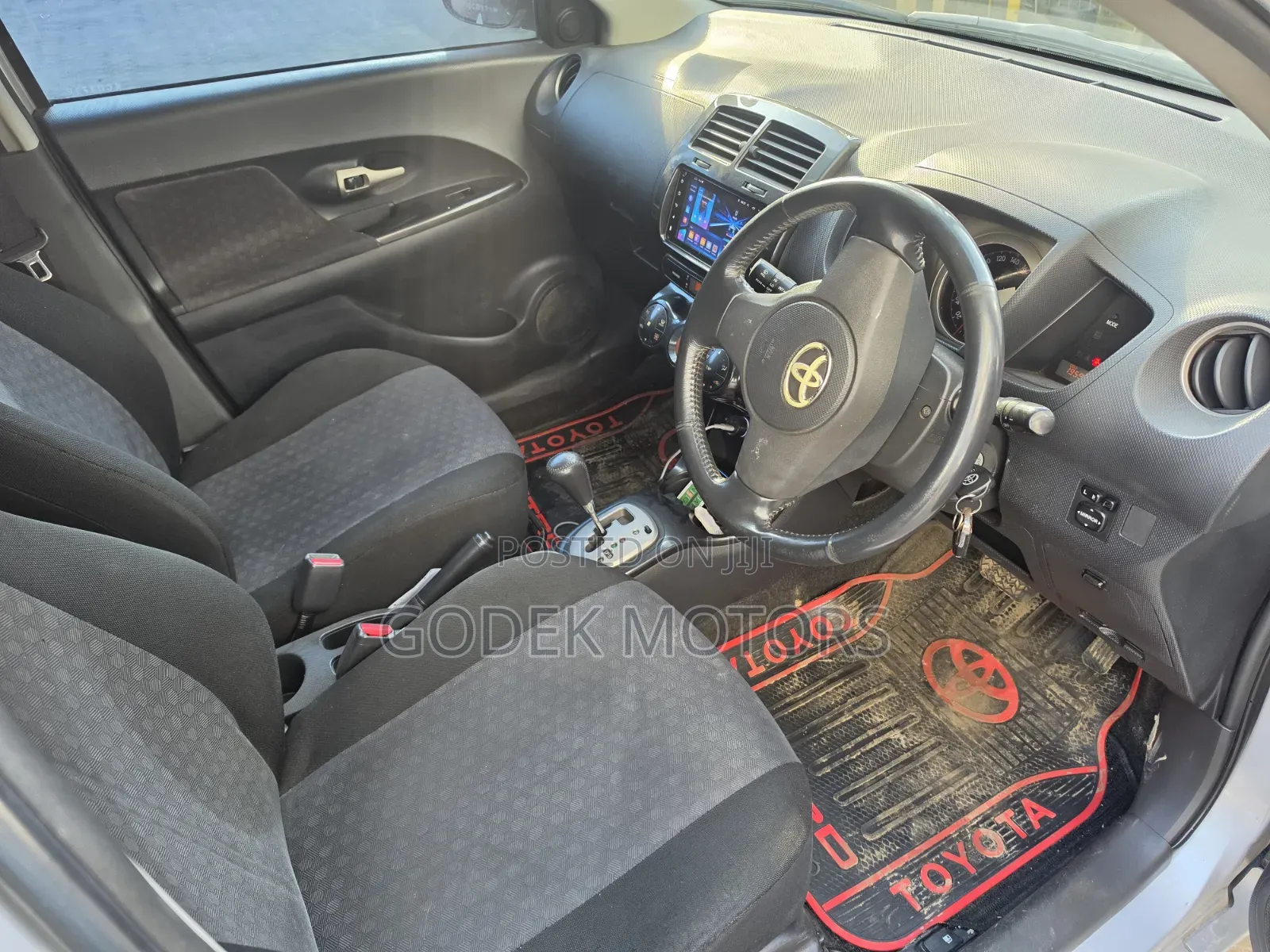 Toyota IST 2009 Silver