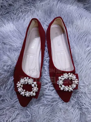 Women's Soft Cushioned Pearl Buckle Flats