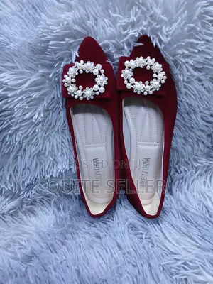 Women's Soft Cushioned Pearl Buckle Flats