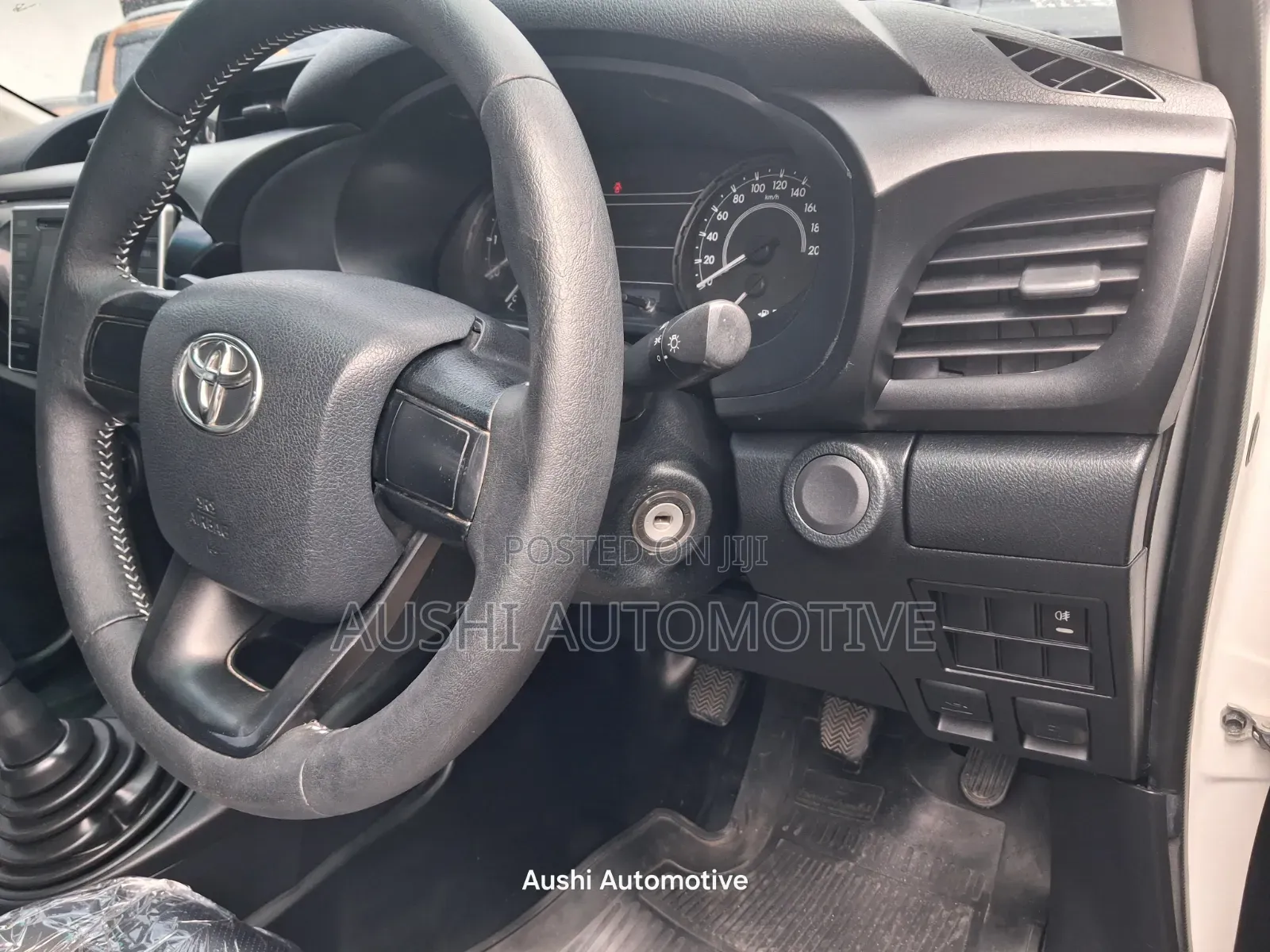 Toyota Hilux 2019 White