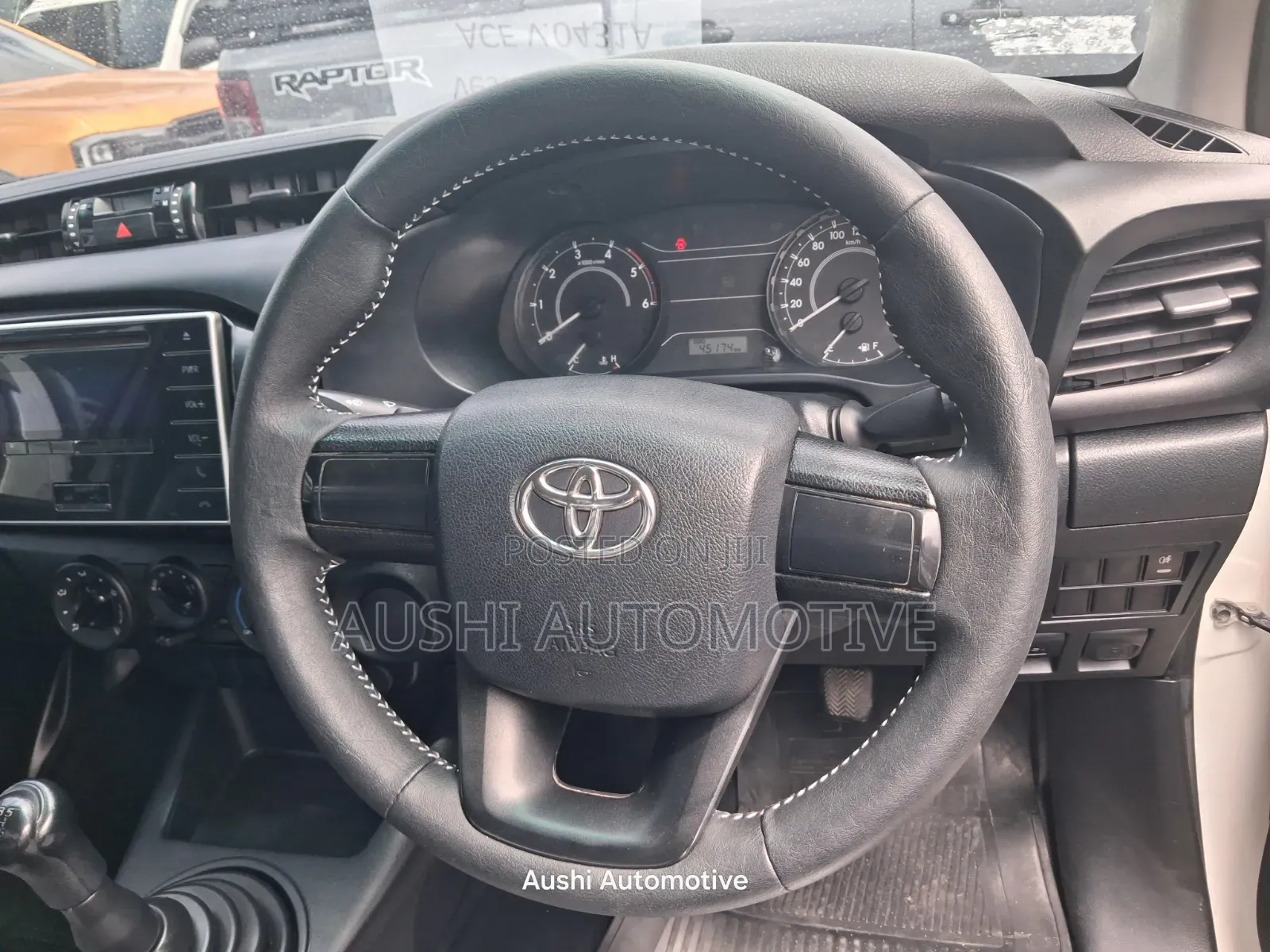 Toyota Hilux 2019 White