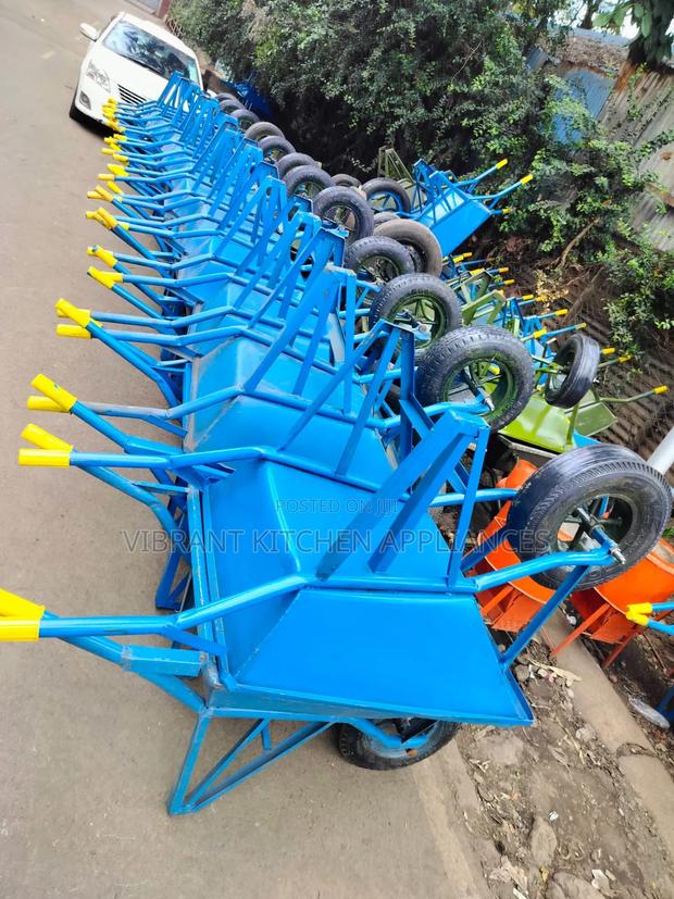 Heavy Duty Wheelbarrow