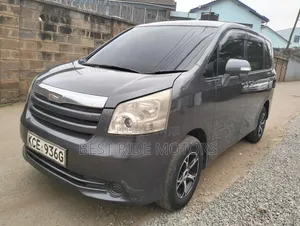 Toyota Noah 2009 Gray