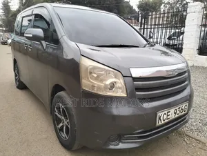 Toyota Noah 2009 Gray