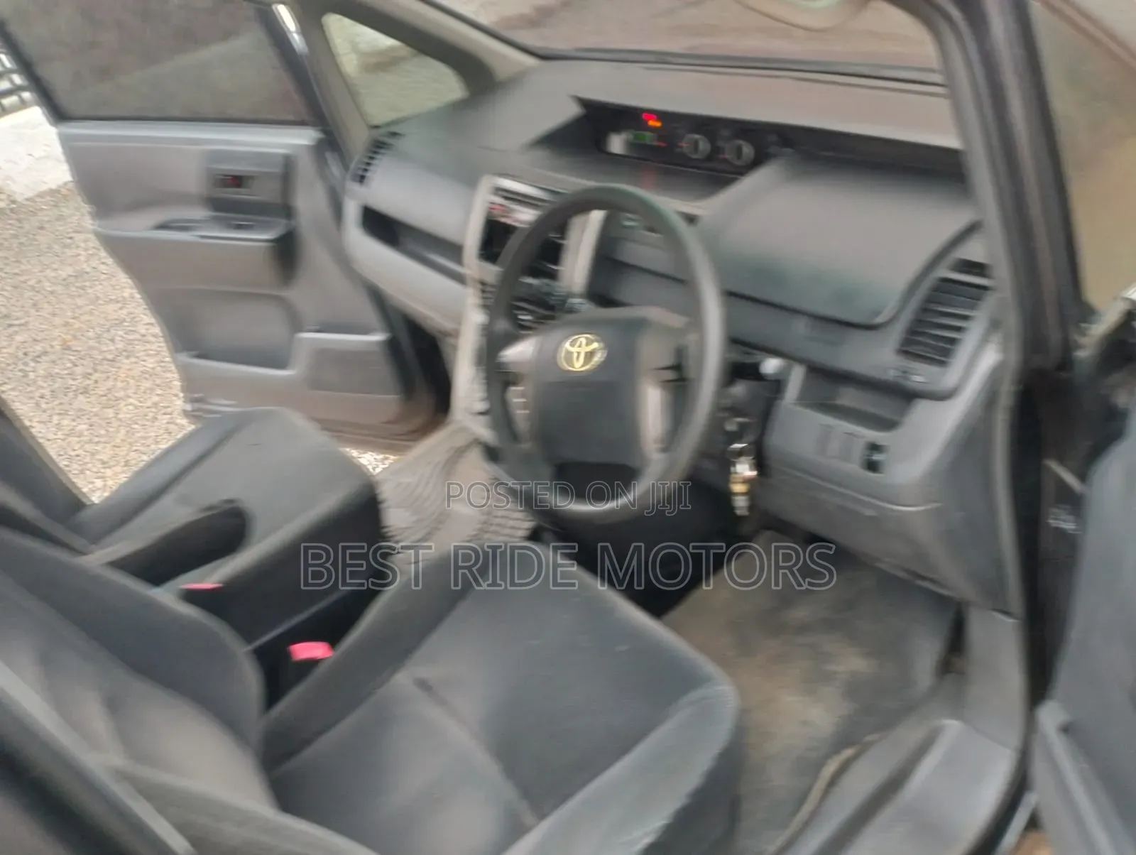 Toyota Noah 2009 Gray