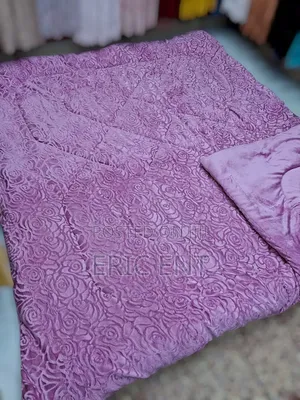 Fancy Plain Woolen Size: 6x6