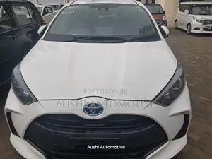 Toyota Yaris 2021 White