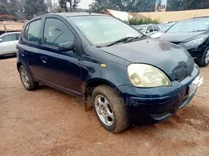 Toyota Vitz 2000 Blue