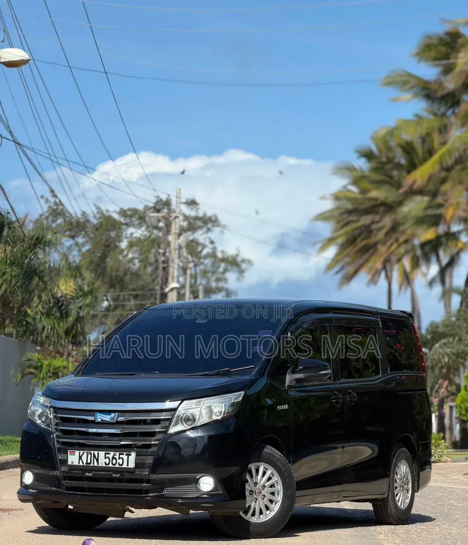 Toyota Noah 2016 Black
