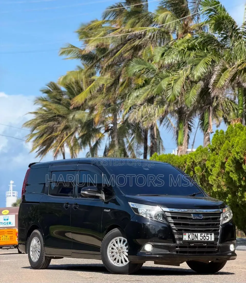 Toyota Noah 2016 Black