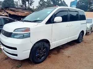 Toyota Voxy 2006 White