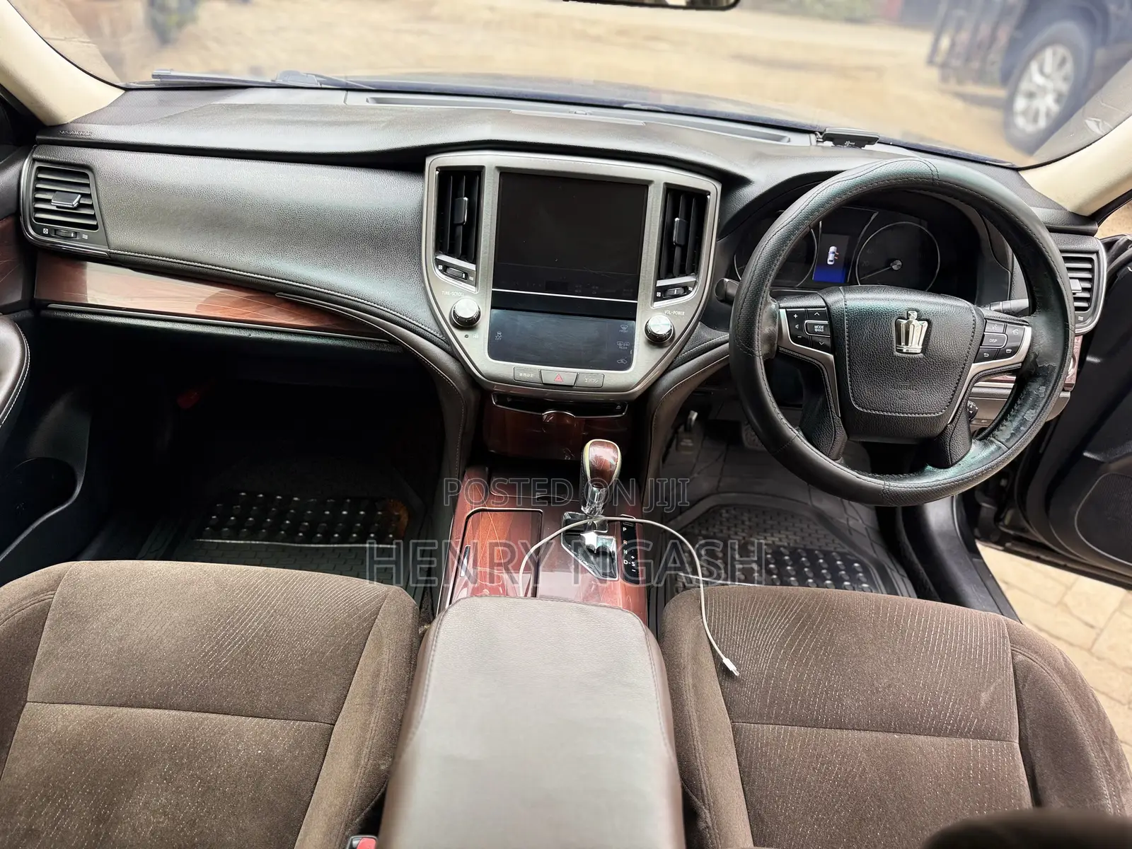 Toyota Crown 2013 Black