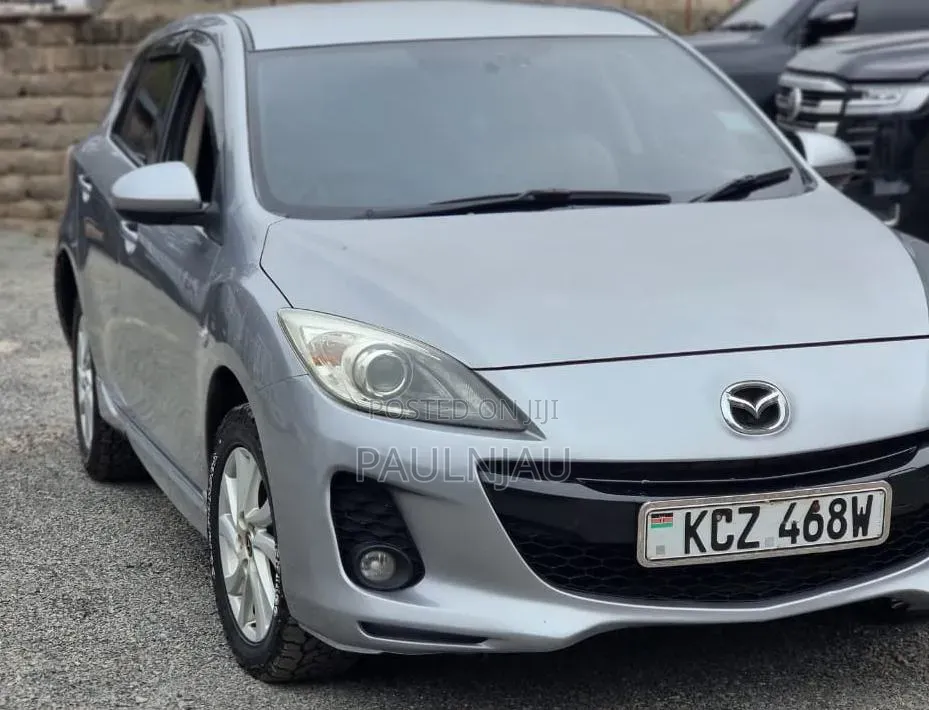 Mazda Axela 2012