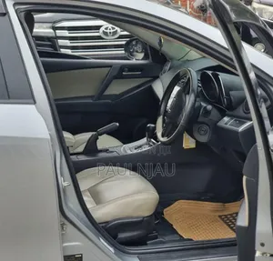 Mazda Axela 2012