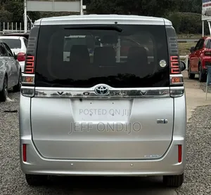Toyota Voxy 2019 Silver