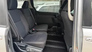 Toyota Voxy 2019 Silver
