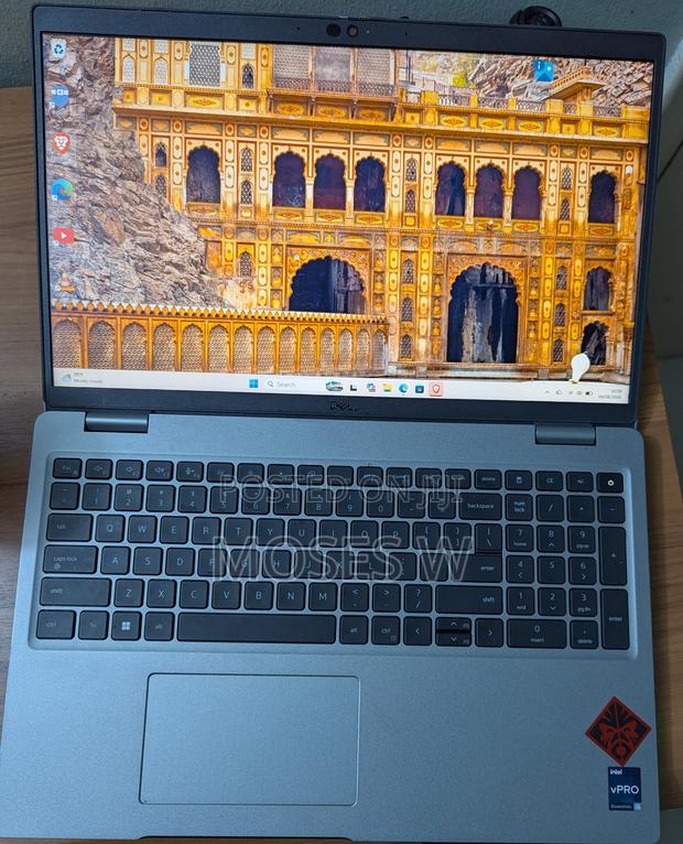Laptop Dell Precision 3570 16GB Intel Core i5 SSD 512GB