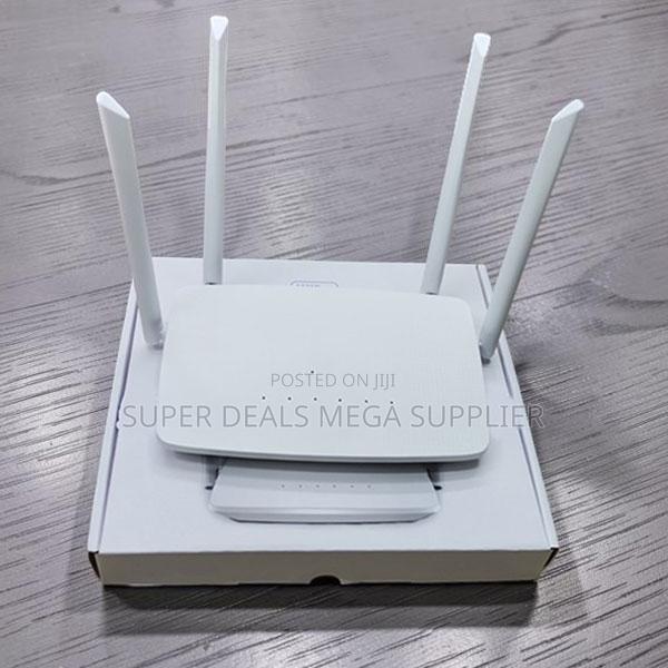 Plug N Play Wireless Internet 4G LTE SIM Card Upto 300Mbps WiFi Router