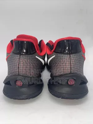 Nike Kyrie 4 Low Bred