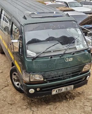 Toyota HiAce 2002 Green