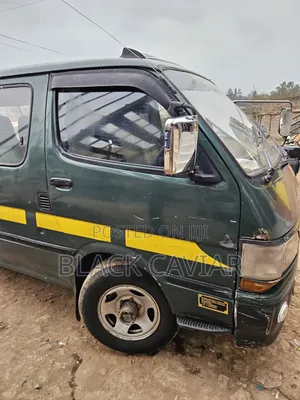 Toyota HiAce 2002 Green