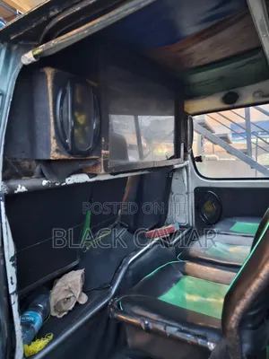 Toyota HiAce 2002 Green