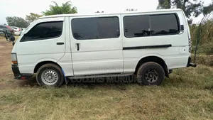 Toyota HiAce 2004 White