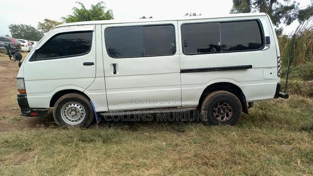 Toyota HiAce 2004 White - thumbnail 3