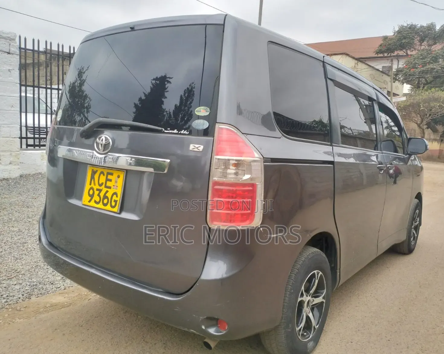Toyota Noah 2008 Gray