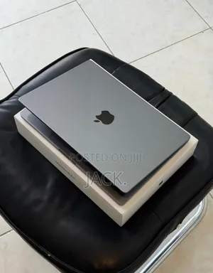 Laptop Apple MacBook Pro 2021 M1 32GB Apple M1 Pro SSD 1T