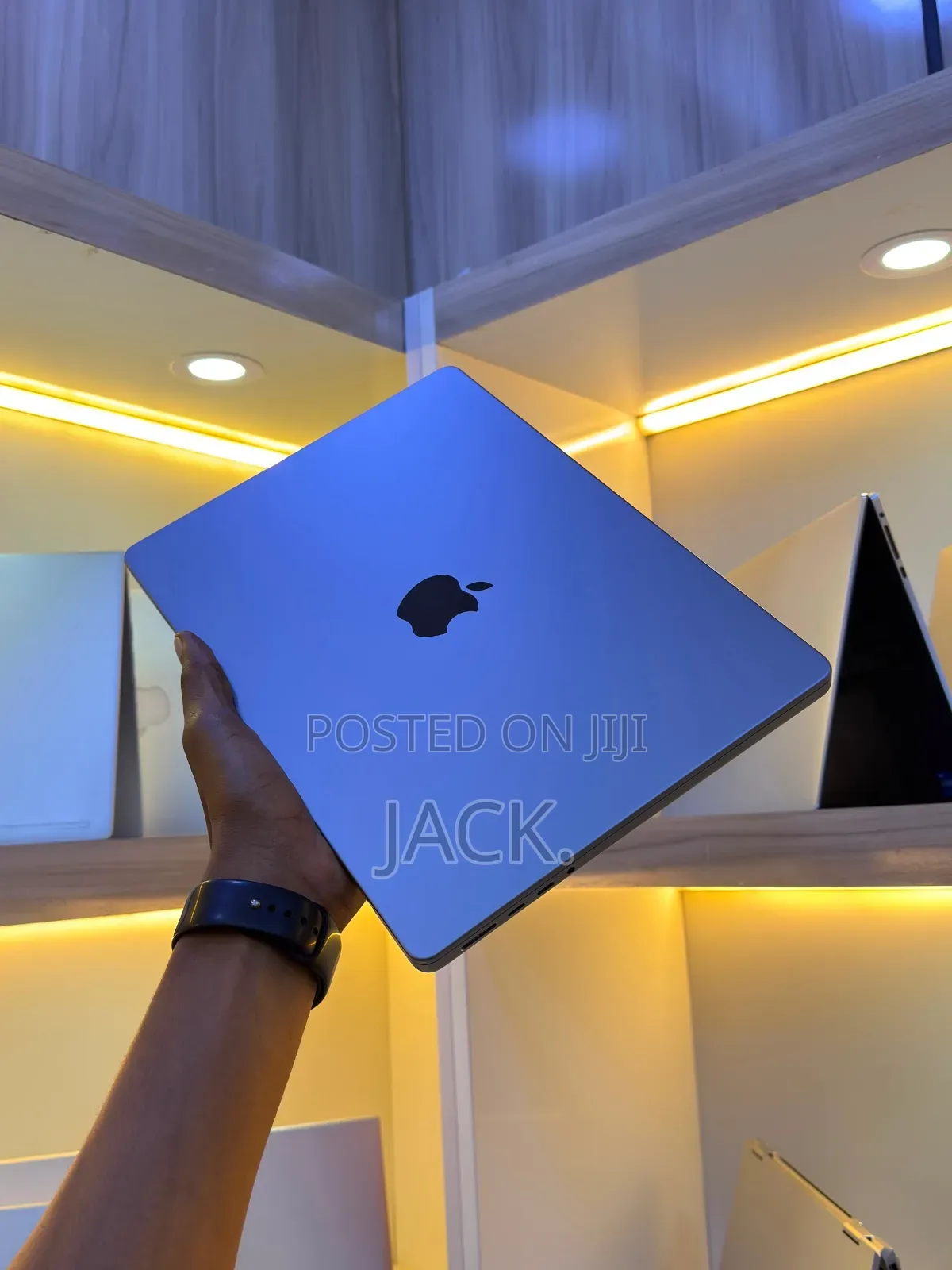 Laptop Apple MacBook Pro 2021 M1 32GB Apple M1 Pro SSD 512GB