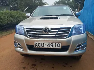 Toyota Hilux 2014 Silver