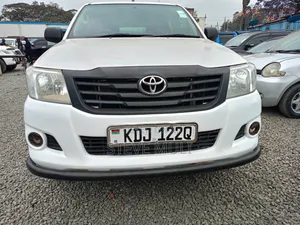 Toyota Hilux 2013 White