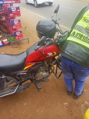 Honda CB 2022 Red