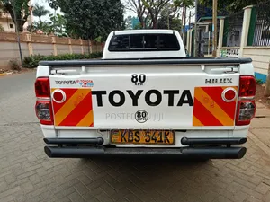Toyota Hilux 2013 White