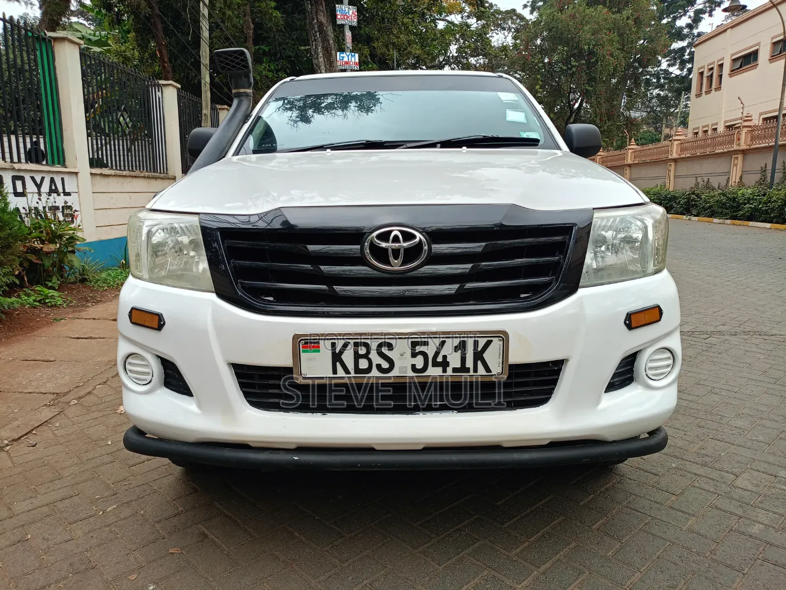 Toyota Hilux 2013 White