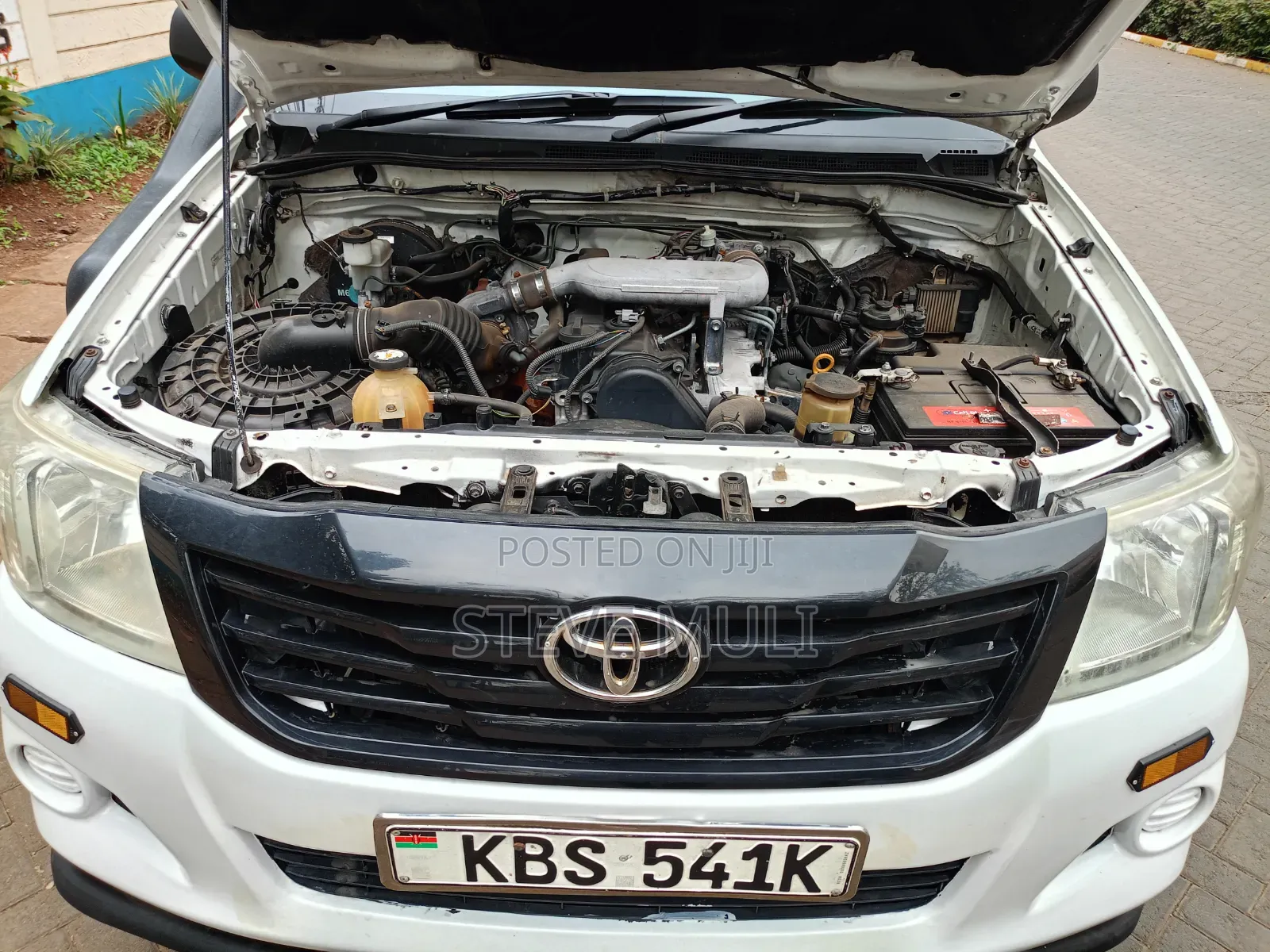 Toyota Hilux 2013 White