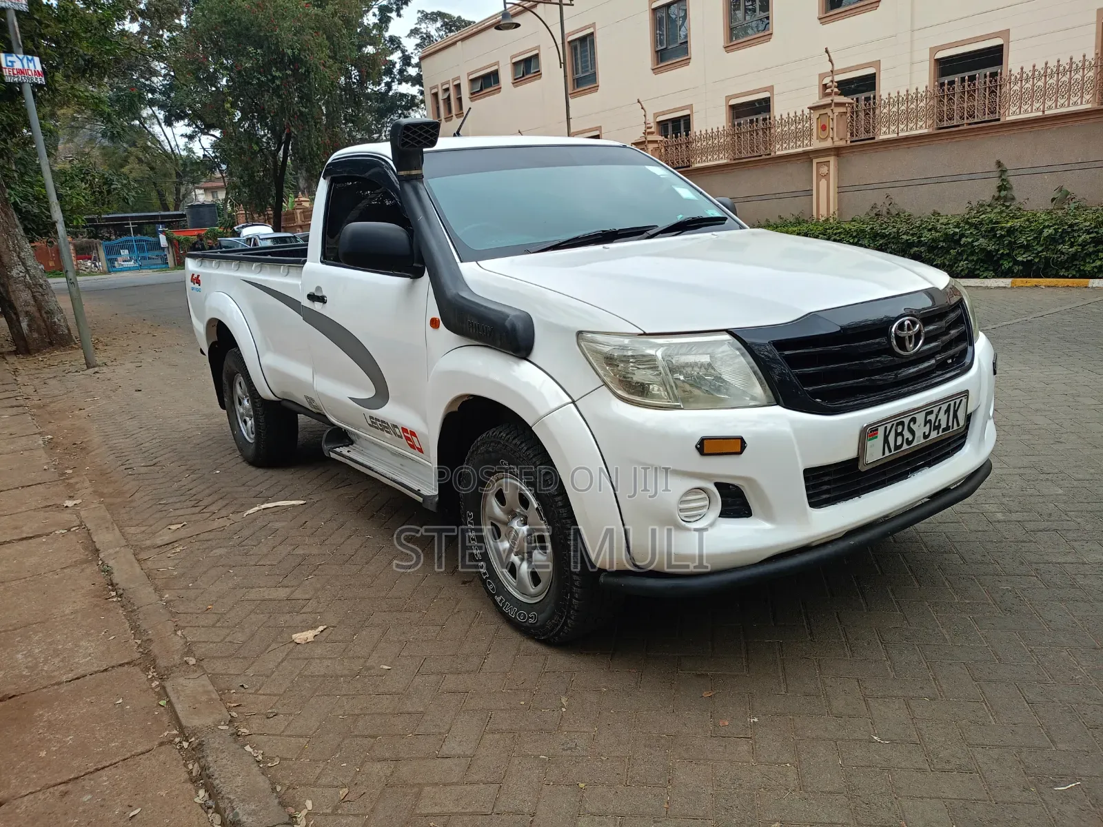Toyota Hilux 2013 White