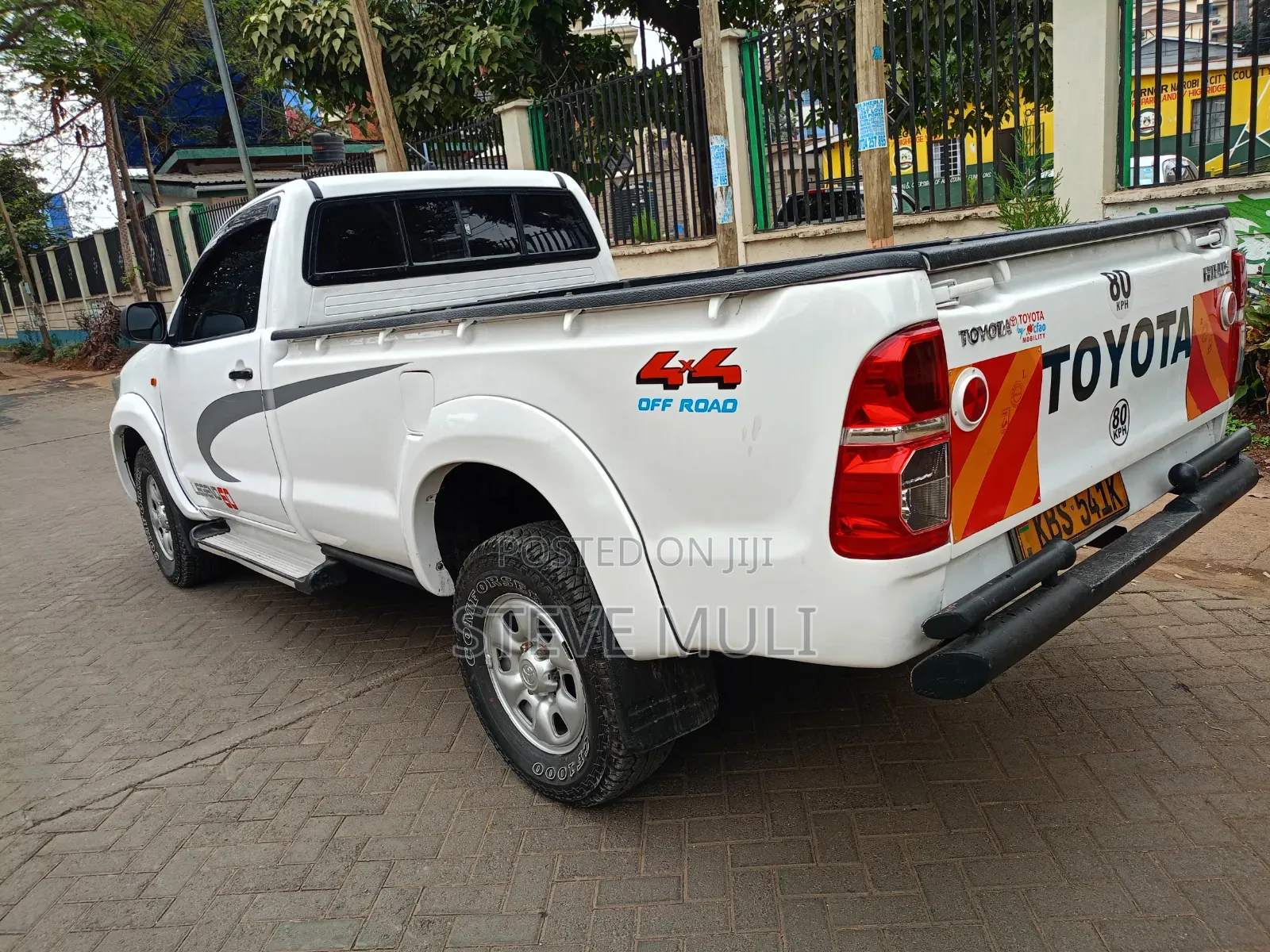 Toyota Hilux 2013 White