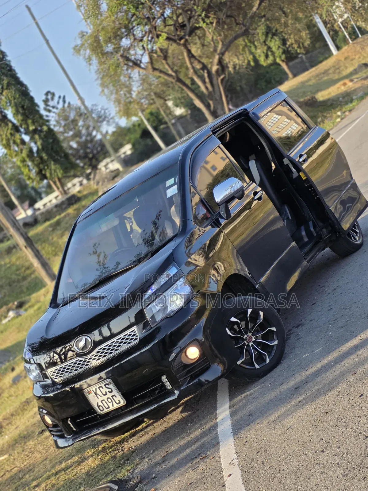 Toyota Voxy 2011 Black