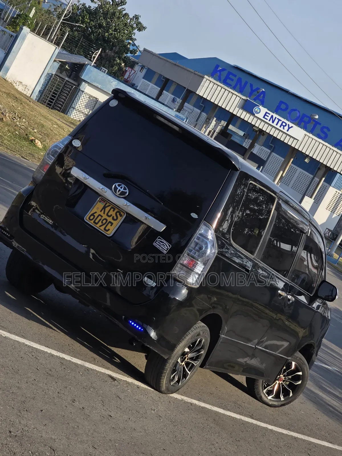 Toyota Voxy 2011 Black