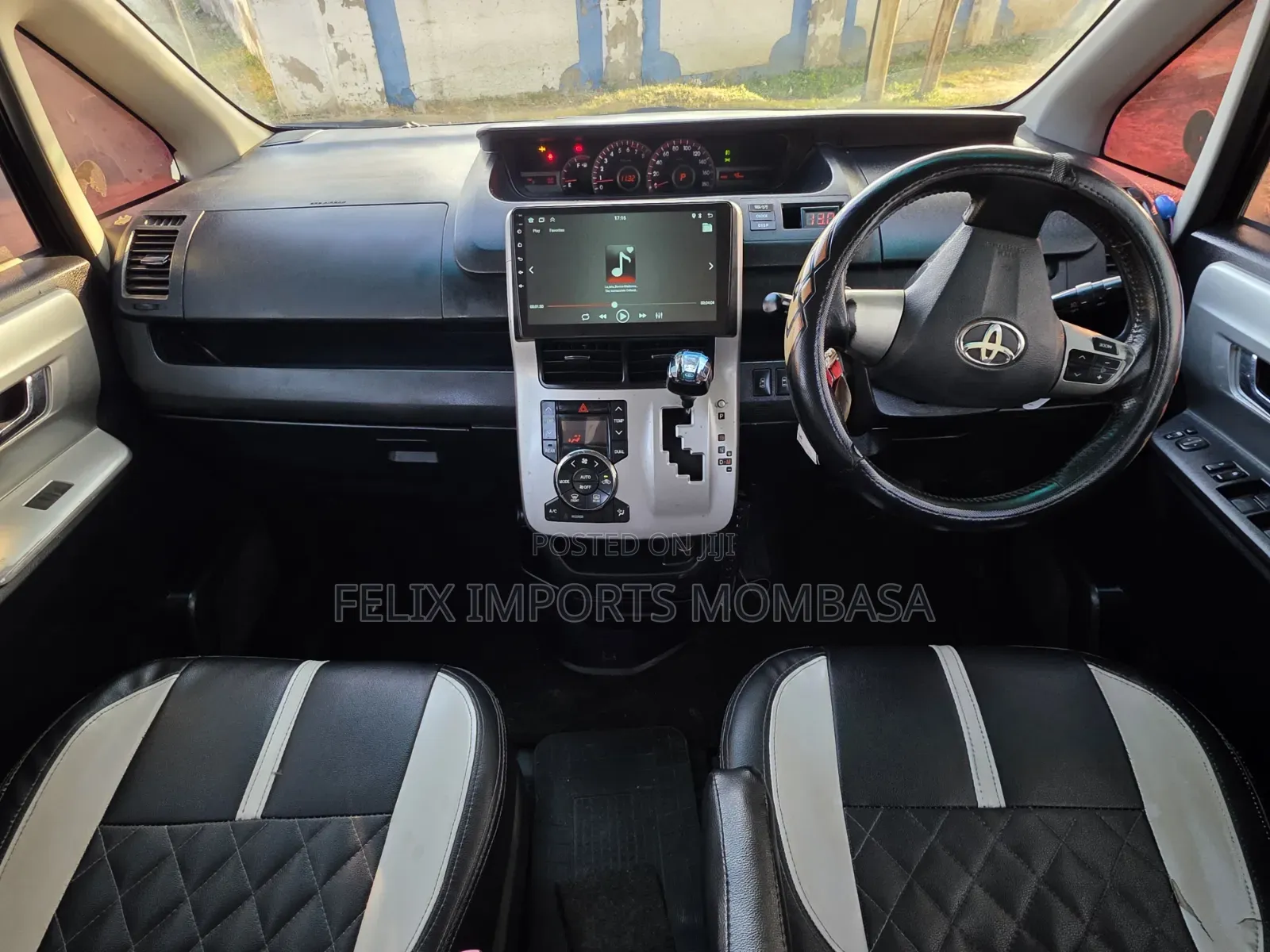 Toyota Voxy 2011 Black