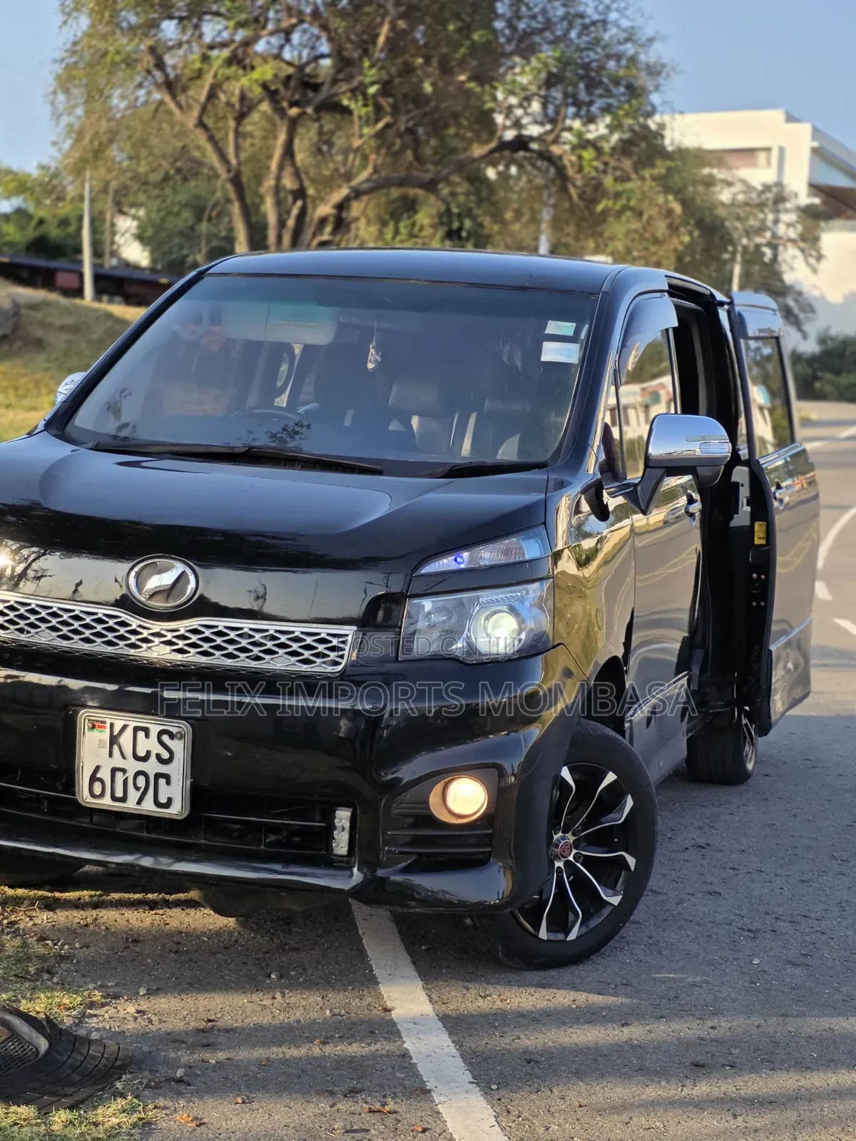 Toyota Voxy 2011 Black