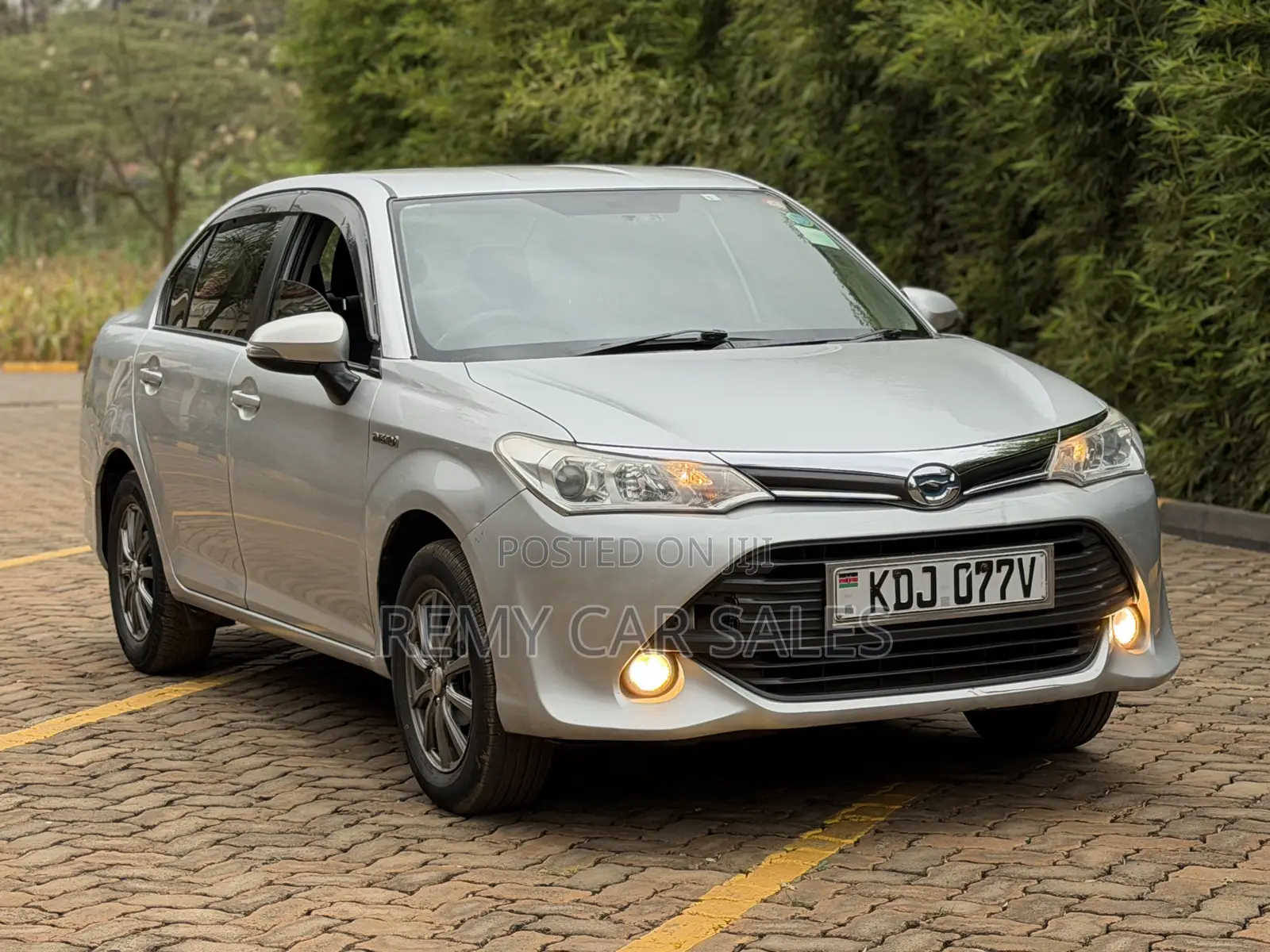 Toyota Axio 2015 Silver
