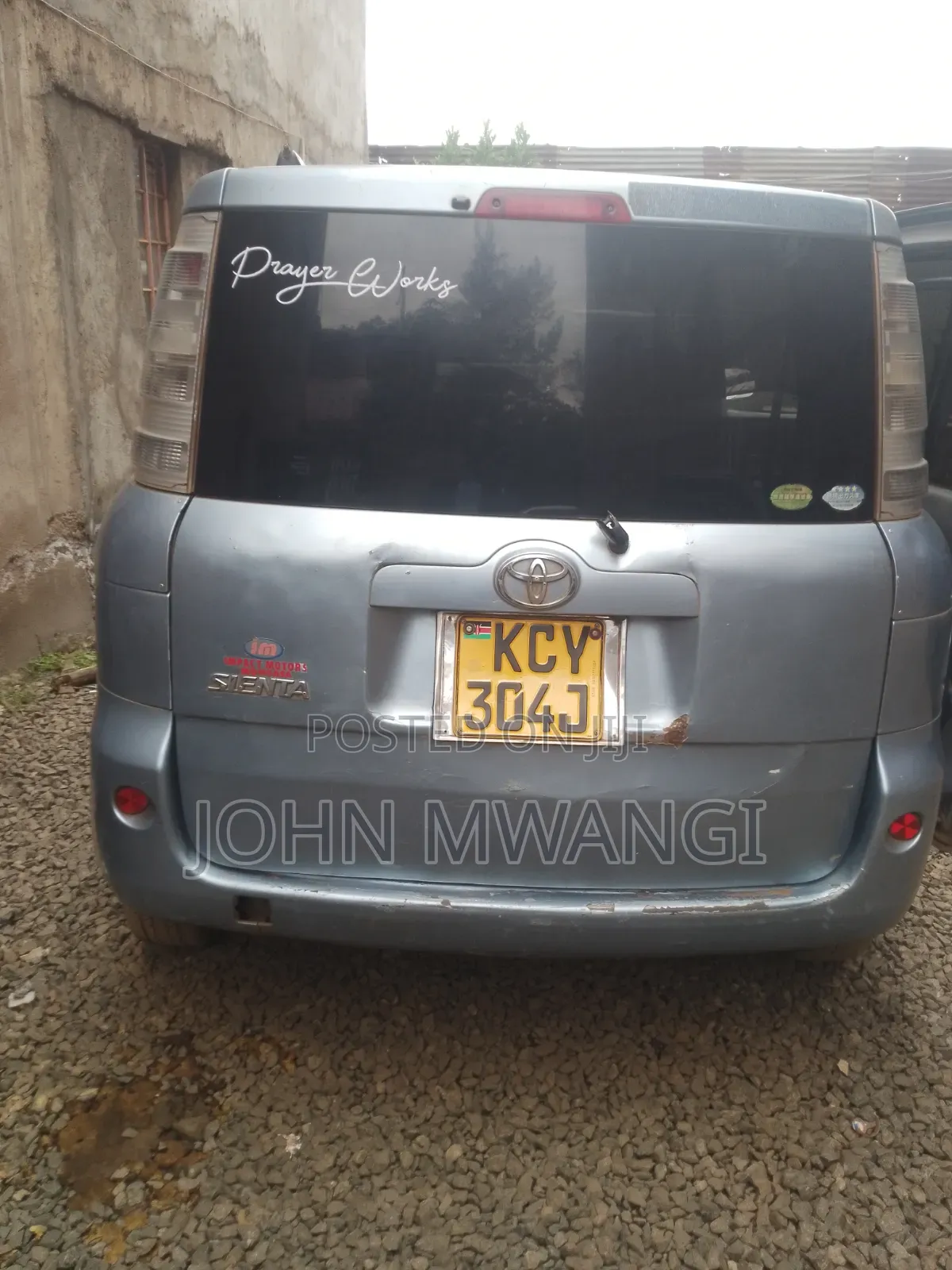 Toyota Sienta 2012 Blue