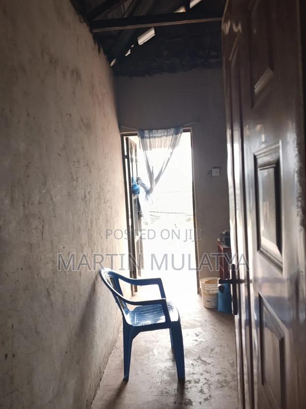 3bdrm Bungalow in Komarock for sale - thumbnail 4