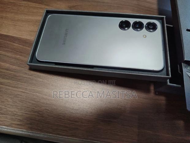 New Samsung Galaxy S25 256 GB Silver - thumbnail 3