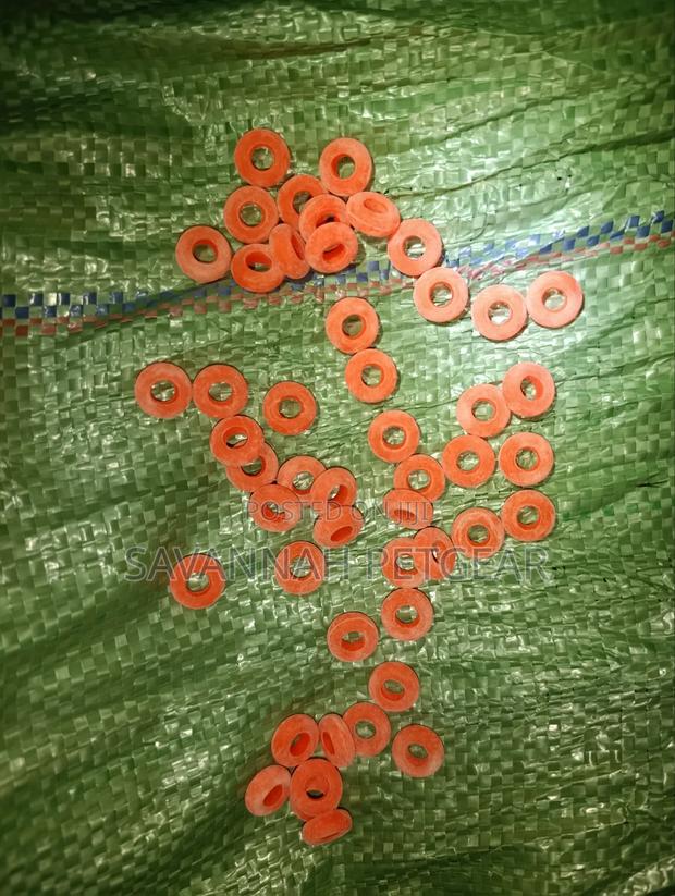 High Quality Orange Elastrator Castrating Rings -10 Pieces - thumbnail 3