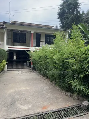 5bdrm Townhouse / Terrace in Kilimani for rent