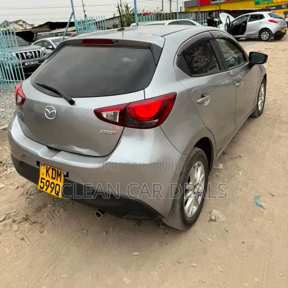 Mazda Demio 2016 Silver
